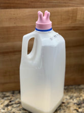 Load image into Gallery viewer, Cow Udder Milk Carton Cap, Milk Bottle Cap, Funny Pouring Milk Dispenser
