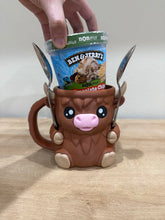 Load image into Gallery viewer, Ice Cream Pint Holder, Cute Animal, Highland Cow and Penguin
